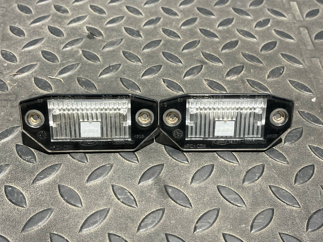 Фонарь подсветки номера Ford Mondeo/3 2000-2007