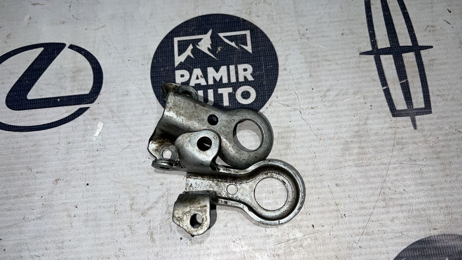 Кронштейн двигателя Mercedes E/W211 2002-2009