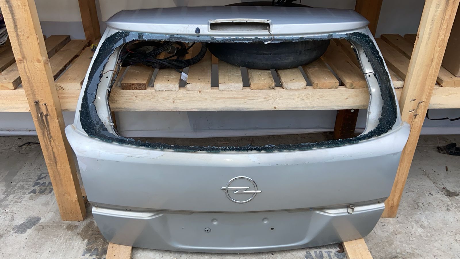 Дверь багажника Opel Astra/H 2004-2014