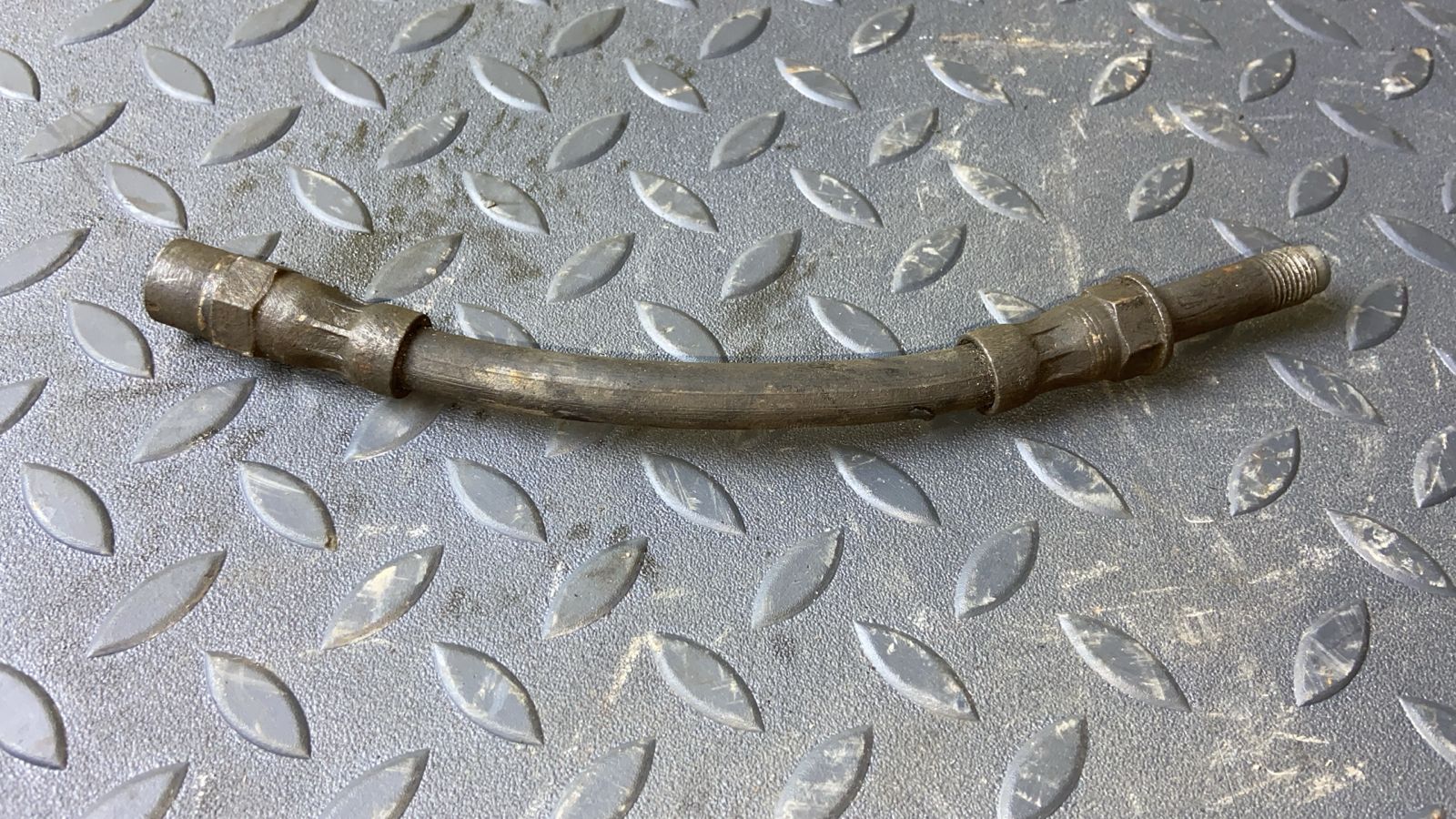 Шланг тормозной задний Ford Galaxy 1995-2006