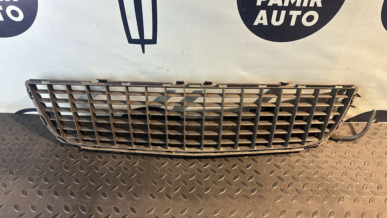 Решетка в бампер центральная Opel Vectra/C 2002-2008