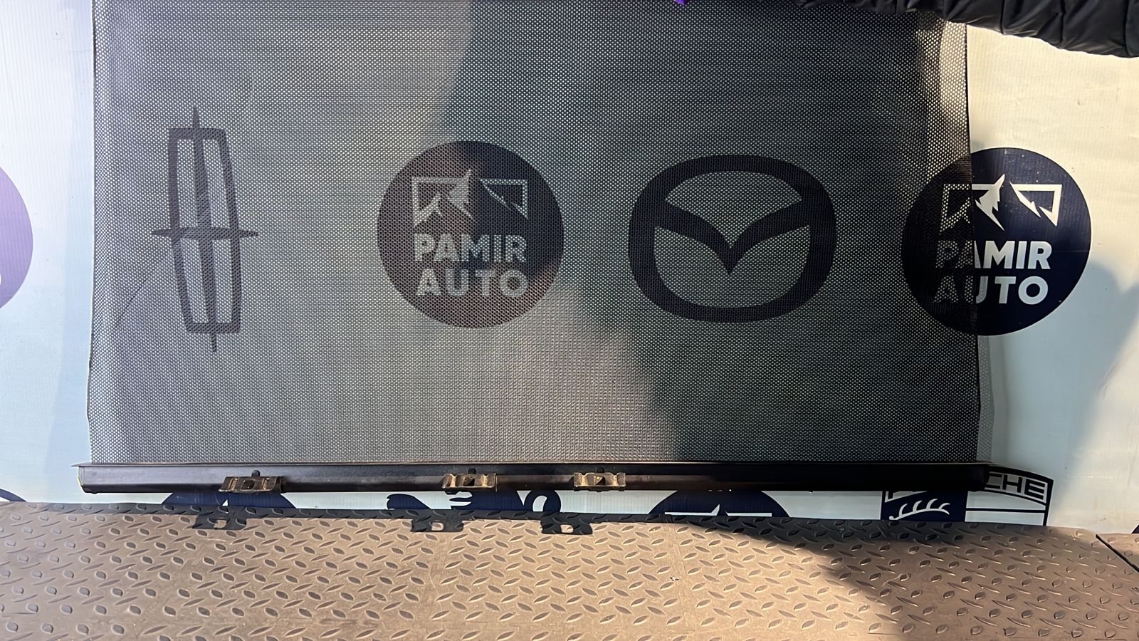 Шторка солнцезащитная Toyota Avensis/2 2003-2009