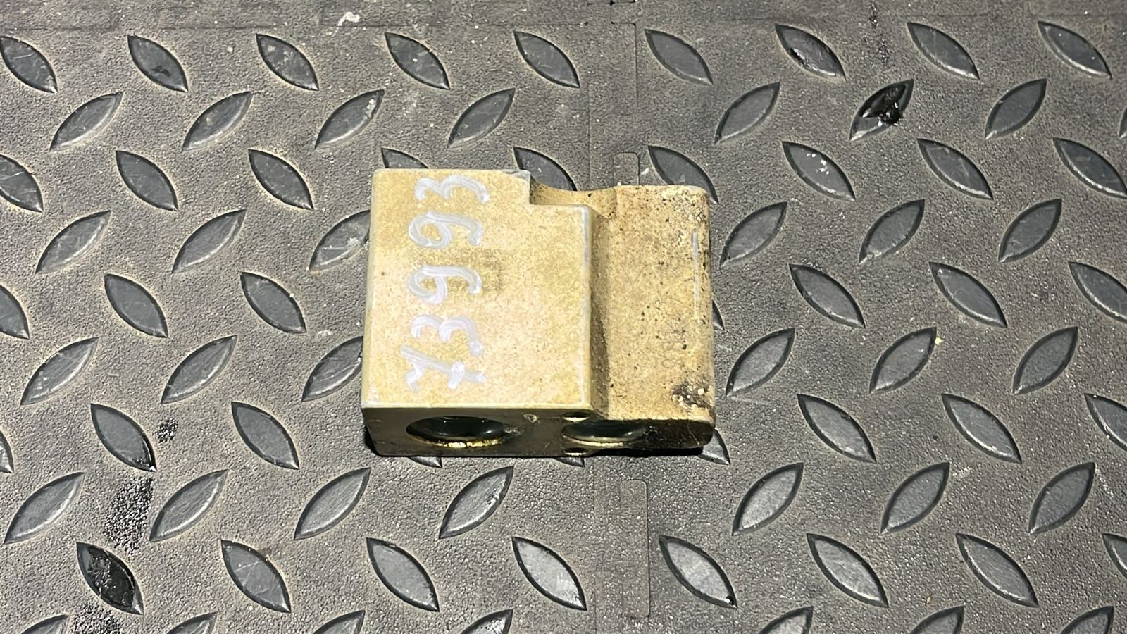 Клапан кондиционера Volkswagen Golf/4 1997-2006