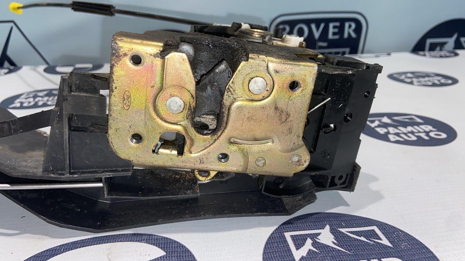 Замок двери передний левый Ford Focus 1998-2007