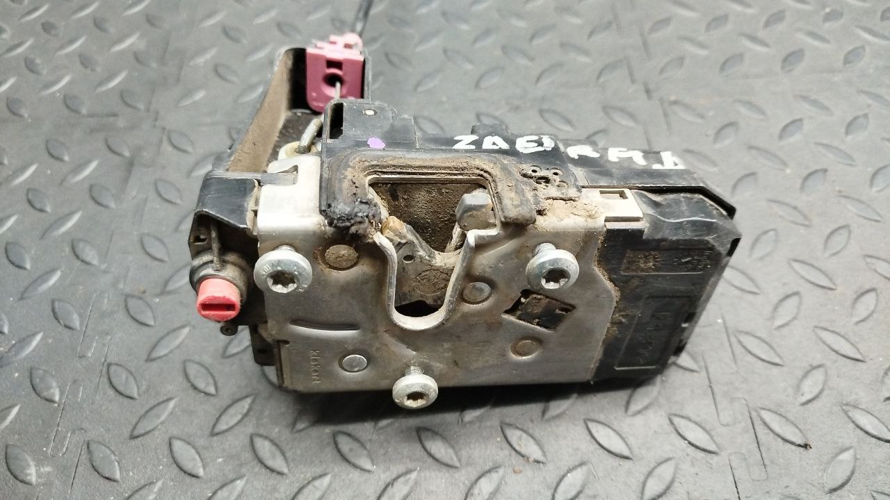 Замок двери задний правый Opel Astra/H 2004-2014