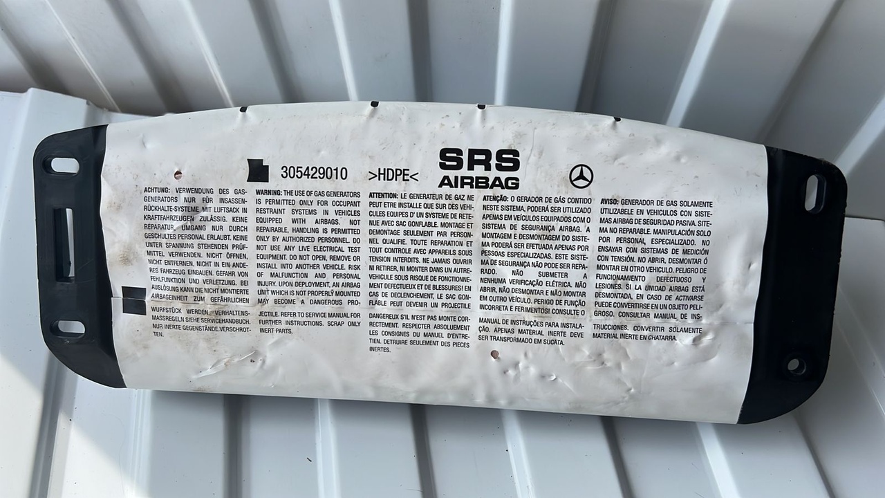 Подушка безопасности в торпедо Mercedes C/W204 2006-2015