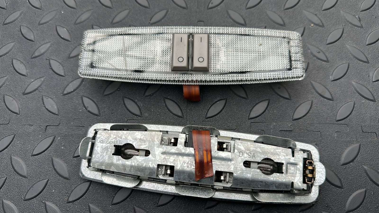 Плафон салонный Opel Zafira/B 2005-2014