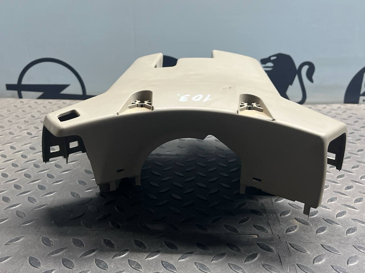 Кожух рулевой колонки нижний Renault Scenic/2 2003-2009