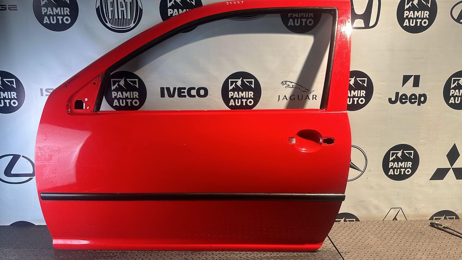 Дверь передняя левая Volkswagen Golf/4 1997-2006