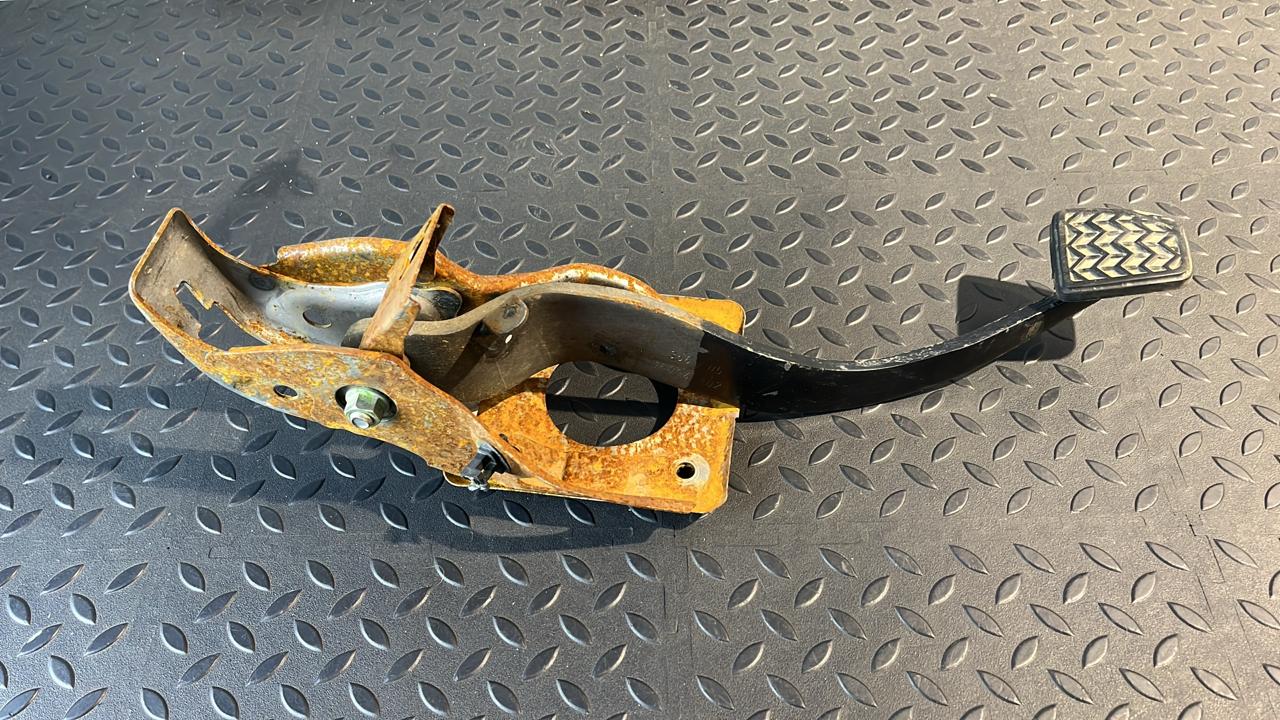 Педаль тормоза Toyota Avensis/2 2003-2009