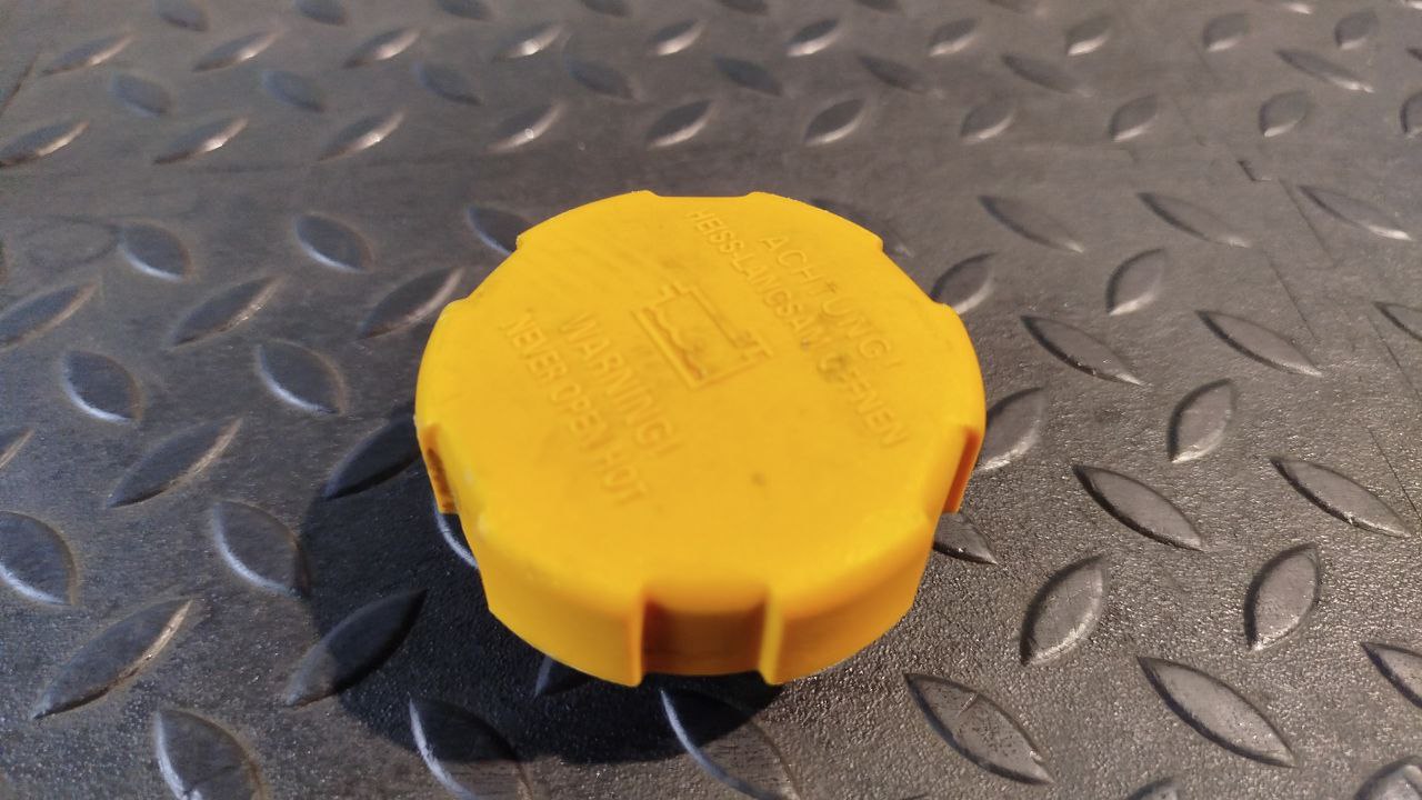 Крышка расширительного бачка Opel Astra/H 2004-2014