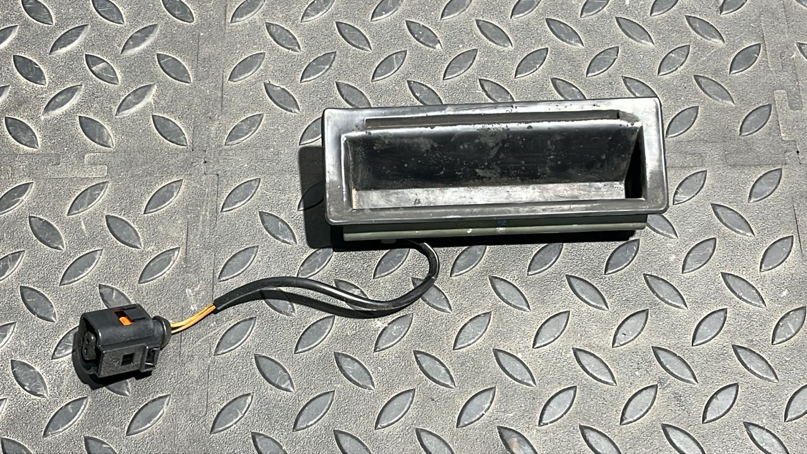 Ручка двери багажника Volkswagen Golf/4 1997-2006