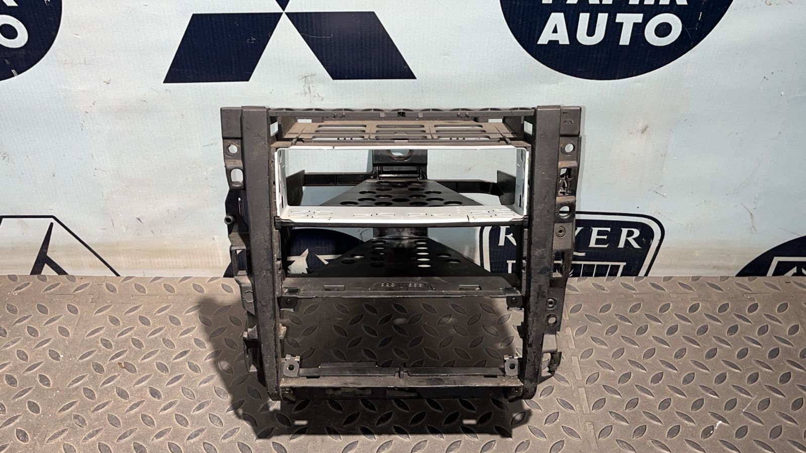 Рамка магнитолы Volkswagen Golf/4 1997-2006