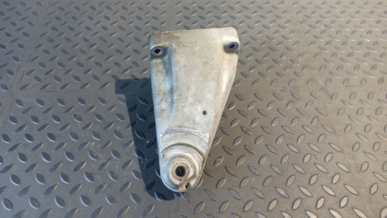 Кронштейн двигателя Mercedes E/W211 2002-2009