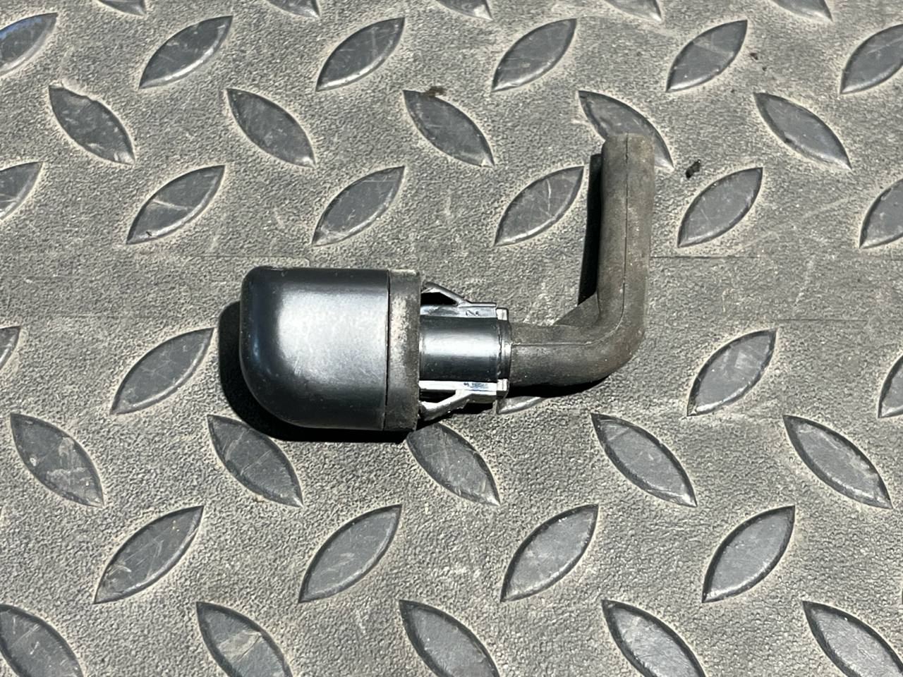 Форсунка омывателя заднего стекла Toyota Land Cruiser Prado/120 2002-2009