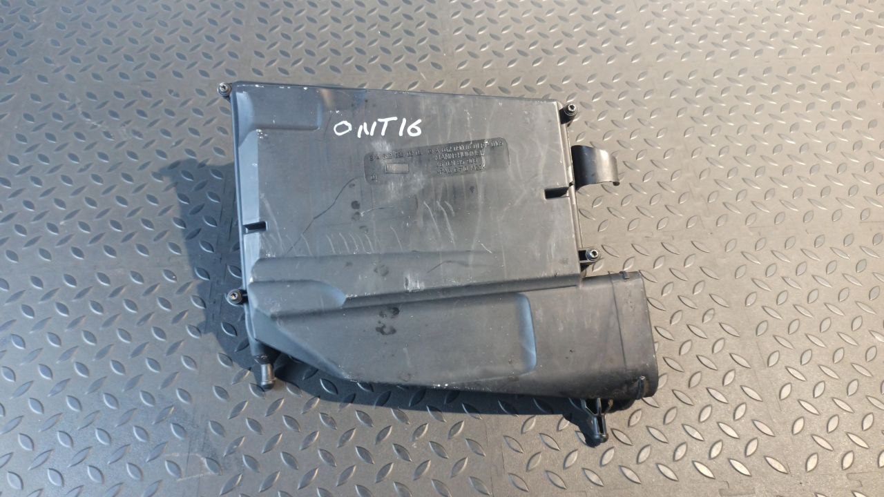 Корпус воздушного фильтра правый Mercedes E/W211 2002-2009