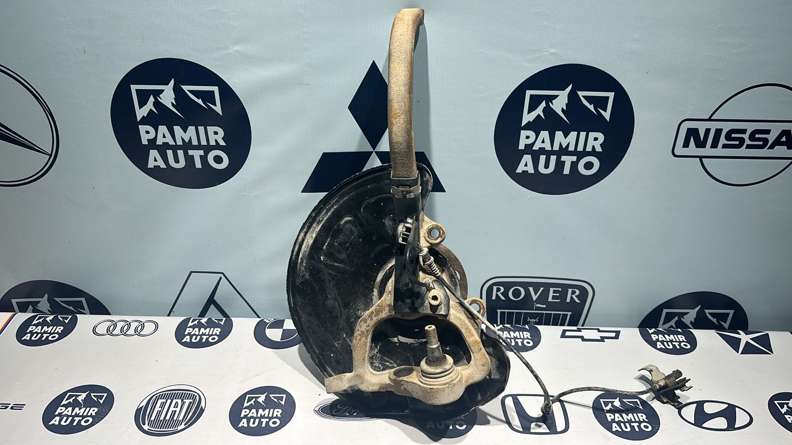 Кулак поворотный передний правый Mercedes E/W211 2002-2009