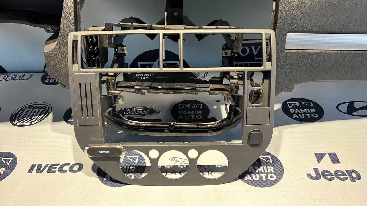 Накладка на торпедо Ford C-Max 2003-2010