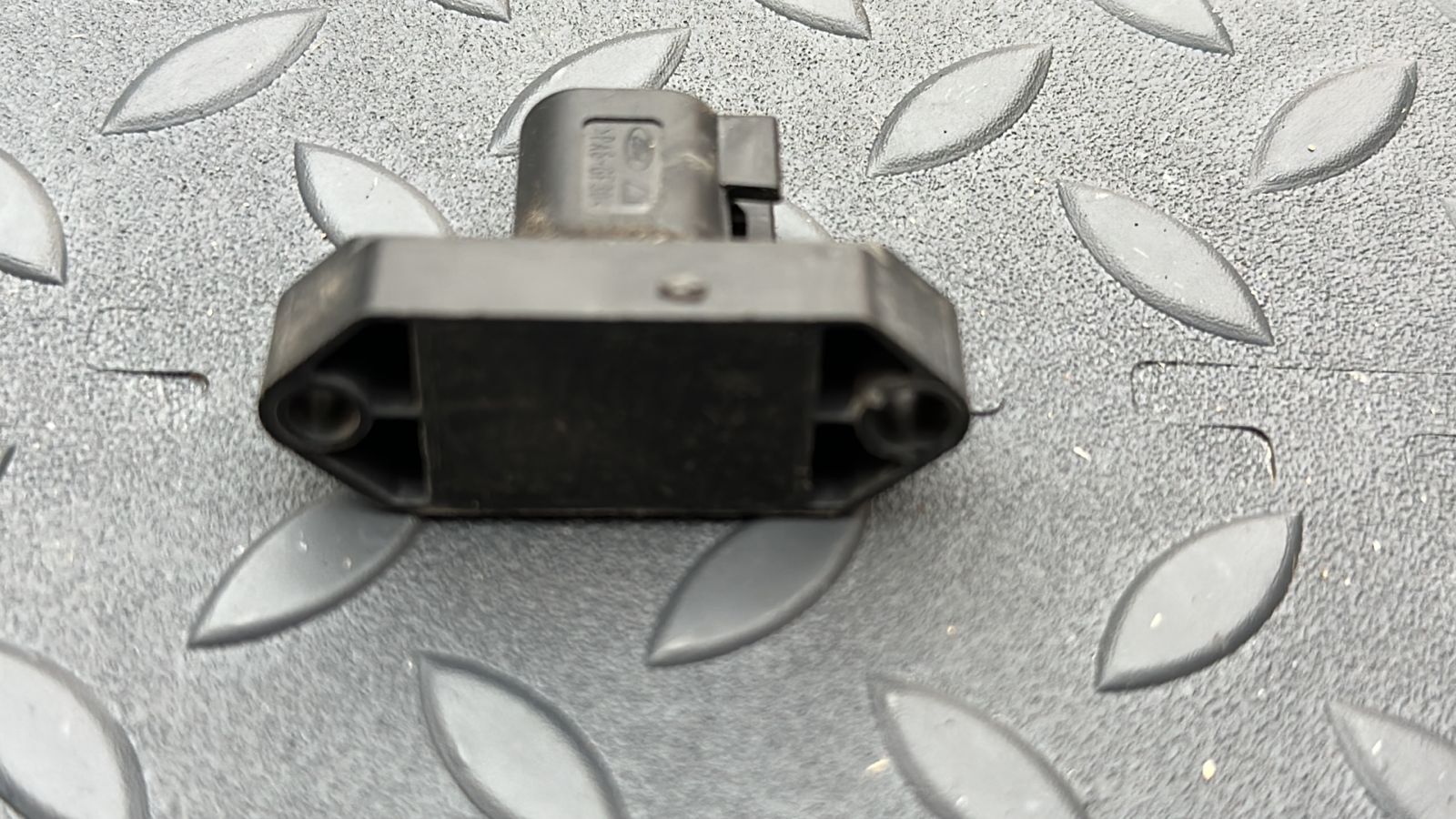 Датчик лючка бензобака Ford Focus/2 2004-2011