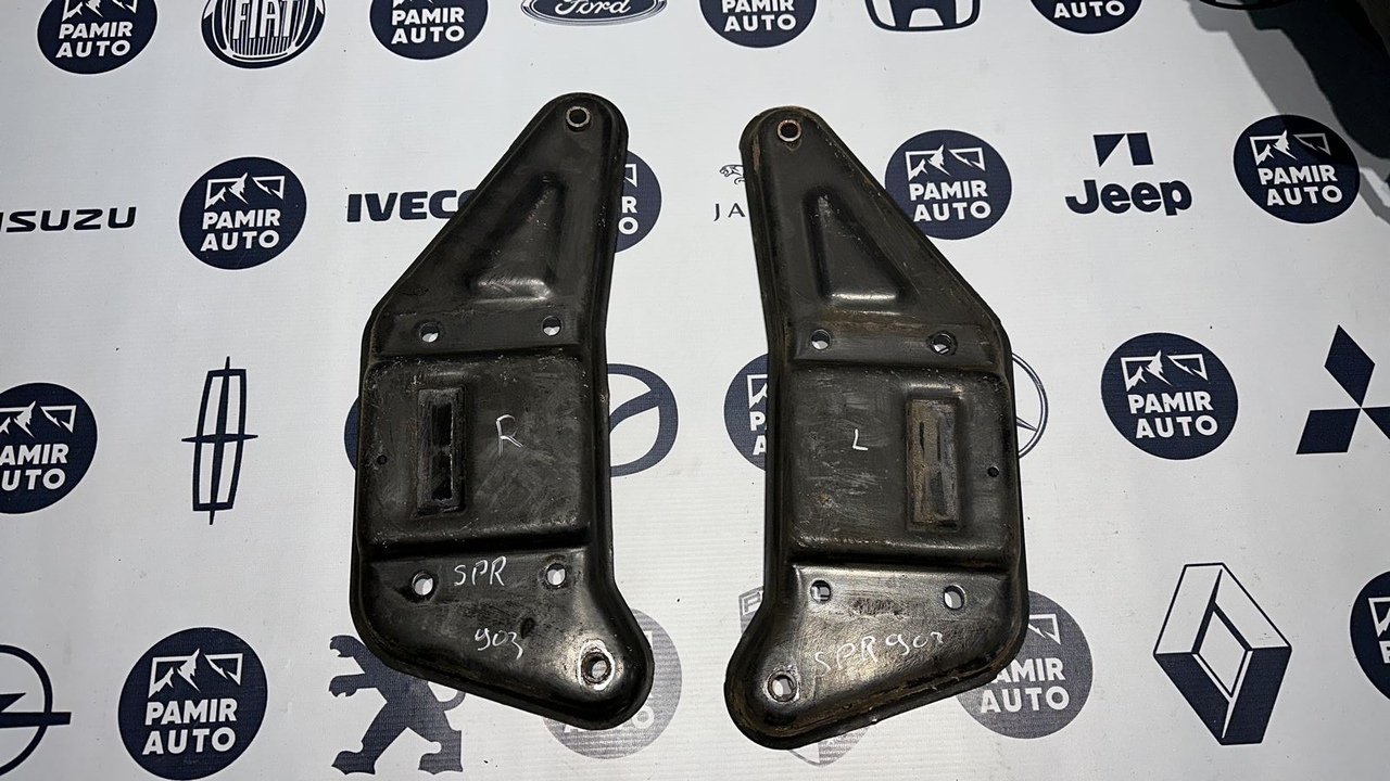 Кронштейн крепления стабилизатора передний Mercedes Sprinter/W901-W909 1995-н.в.