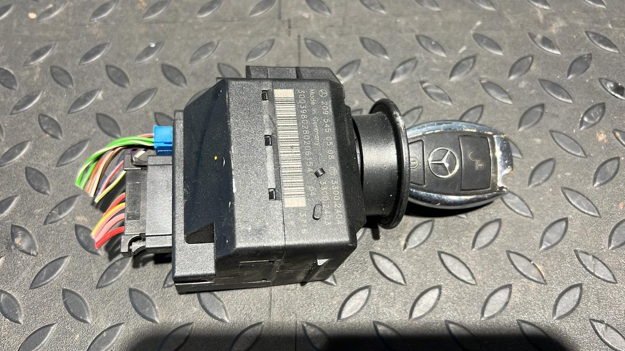 Замок зажигания Mercedes C/W203 2000-2008