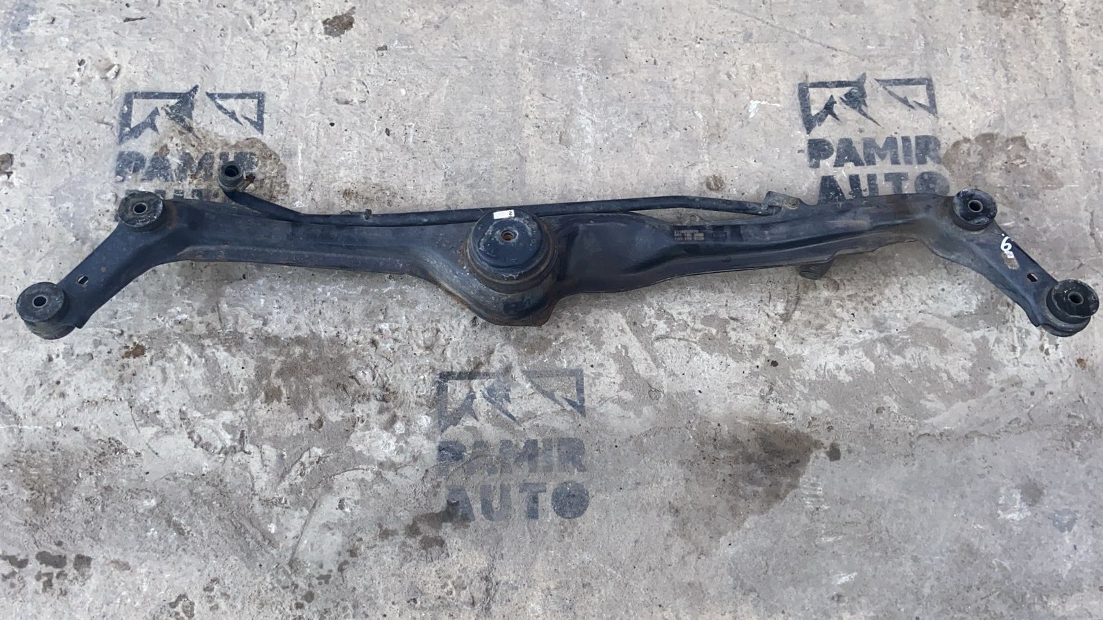 Балка подрадиаторная Volkswagen Golf/5 2003-2009