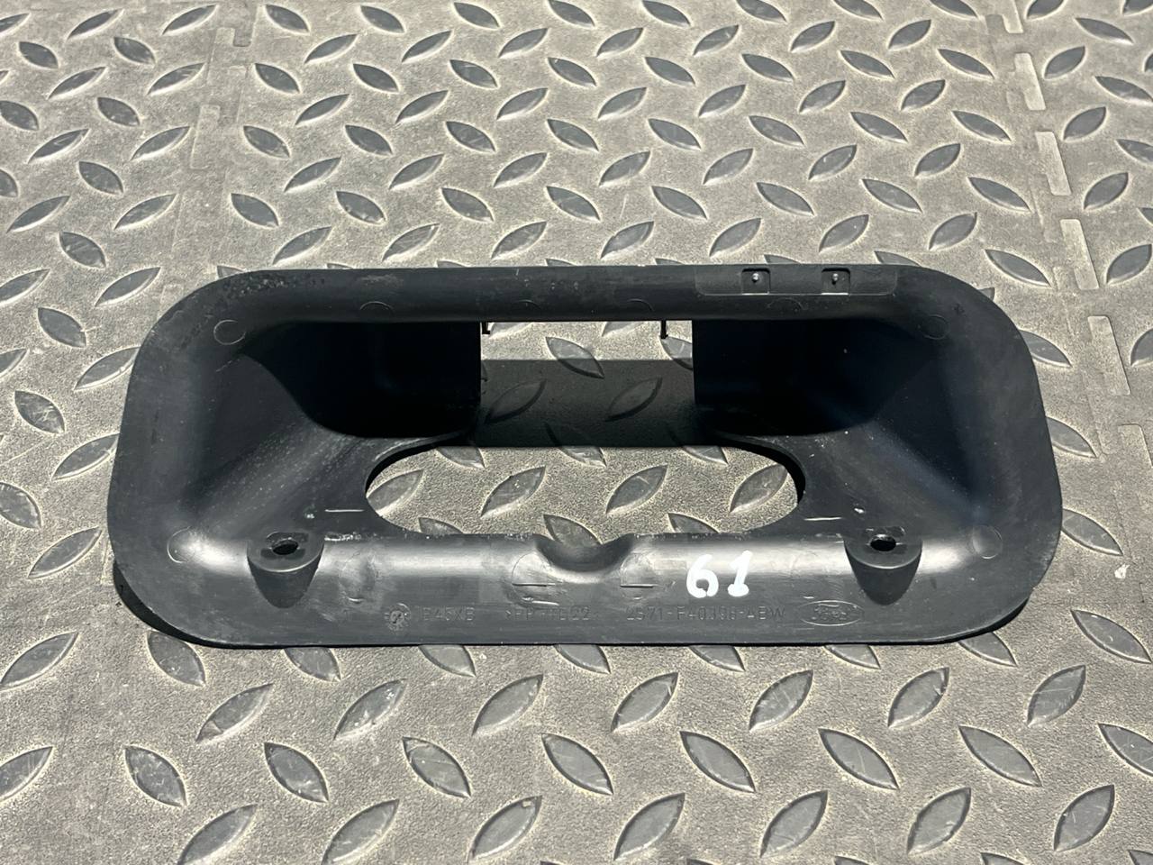 Кожух замка багажника Ford Mondeo/3 2000-2007