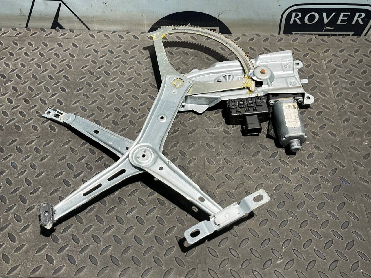 Стеклоподъемник передний правый Opel Astra/H 2004-2014