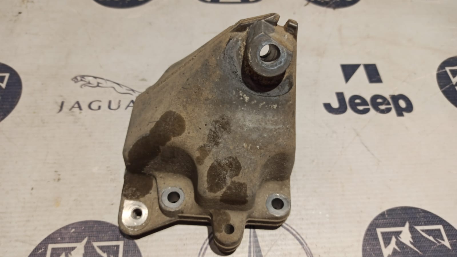 Кронштейн двигателя Mercedes E/W211 2002-2009