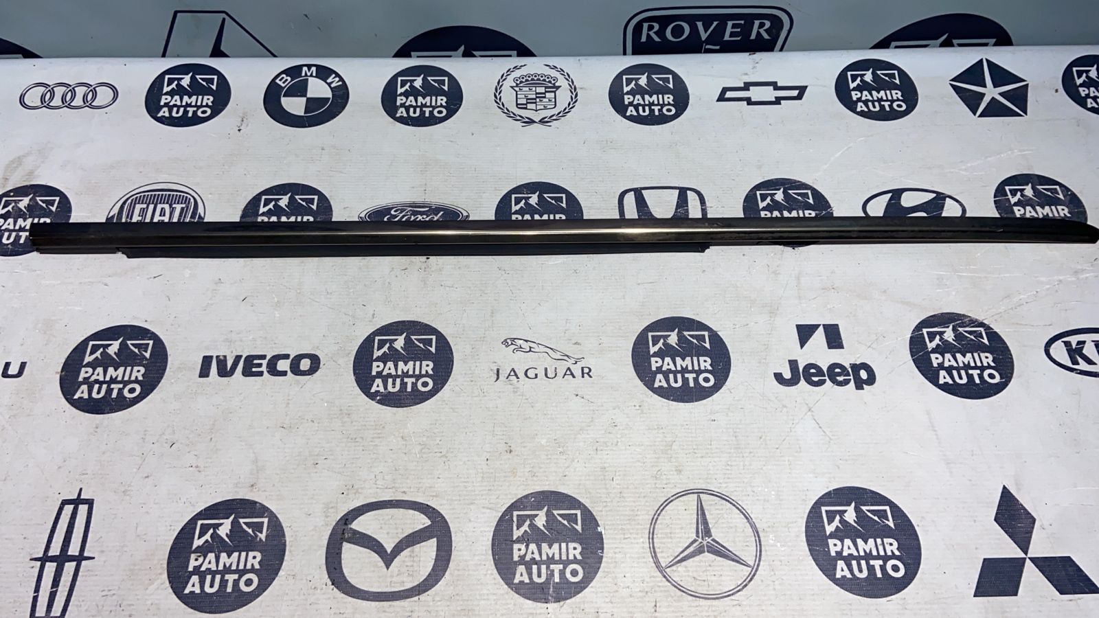 Уплотнитель двери задний правый Mercedes E/W211 2002-2009