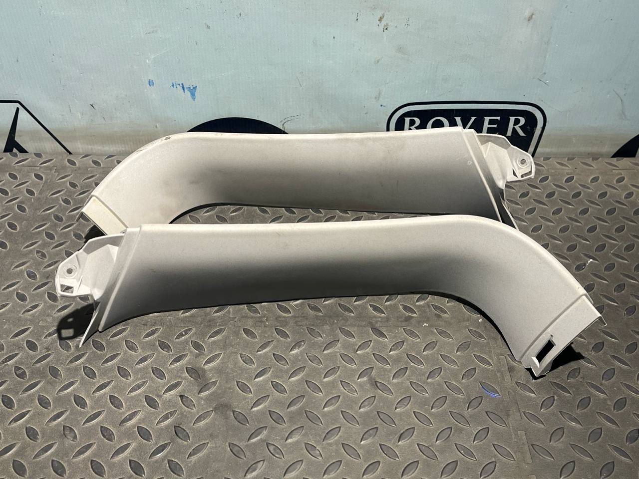 Обшивка двери багажника Opel Zafira/B 2005-2014