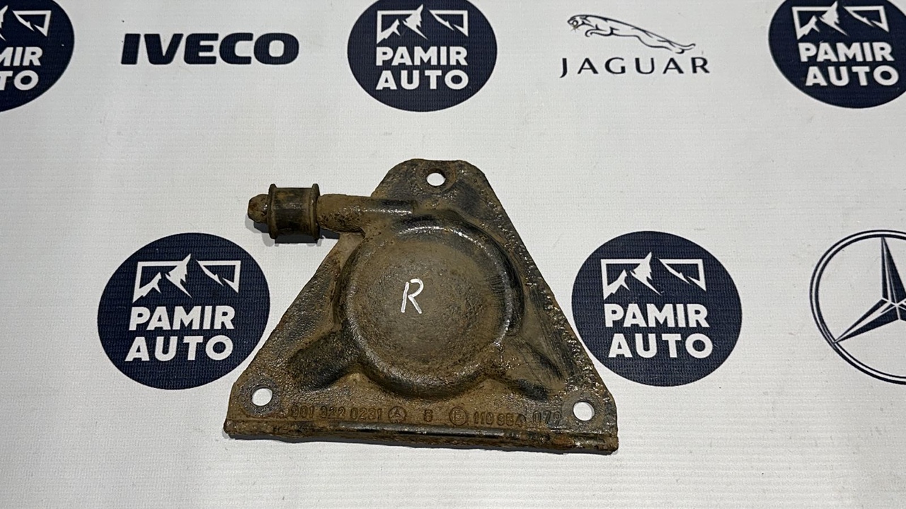 Кронштейн крепления переднего стабилизатора правый Mercedes Sprinter/W901-W909 1995-н.в.