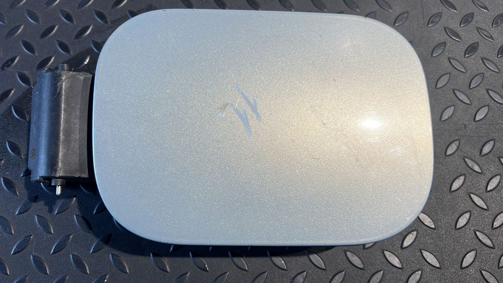 Лючок бензобака Renault Megane/2 2002-2009