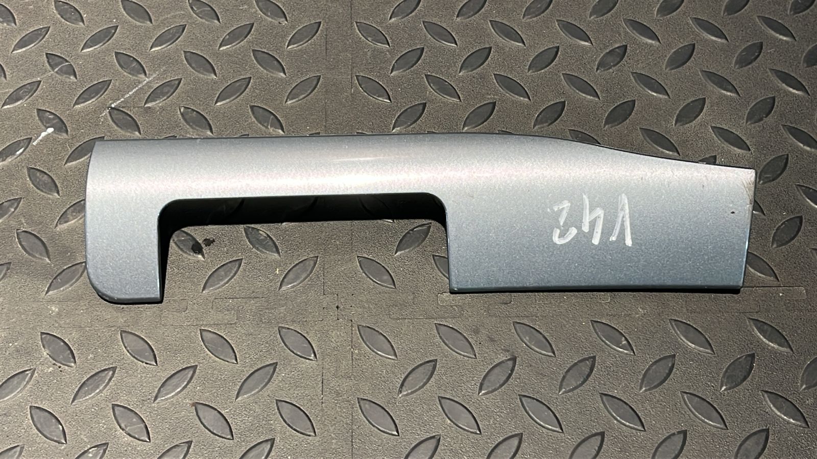 Накладка на торпедо левая BMW 3/E46 1998-2007