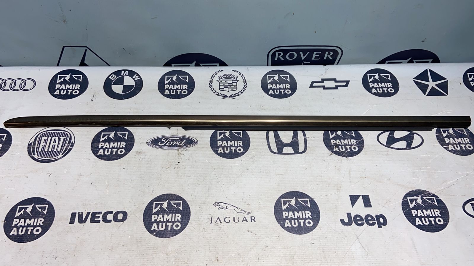 Уплотнитель двери задний левый Mercedes E/W211 2002-2009