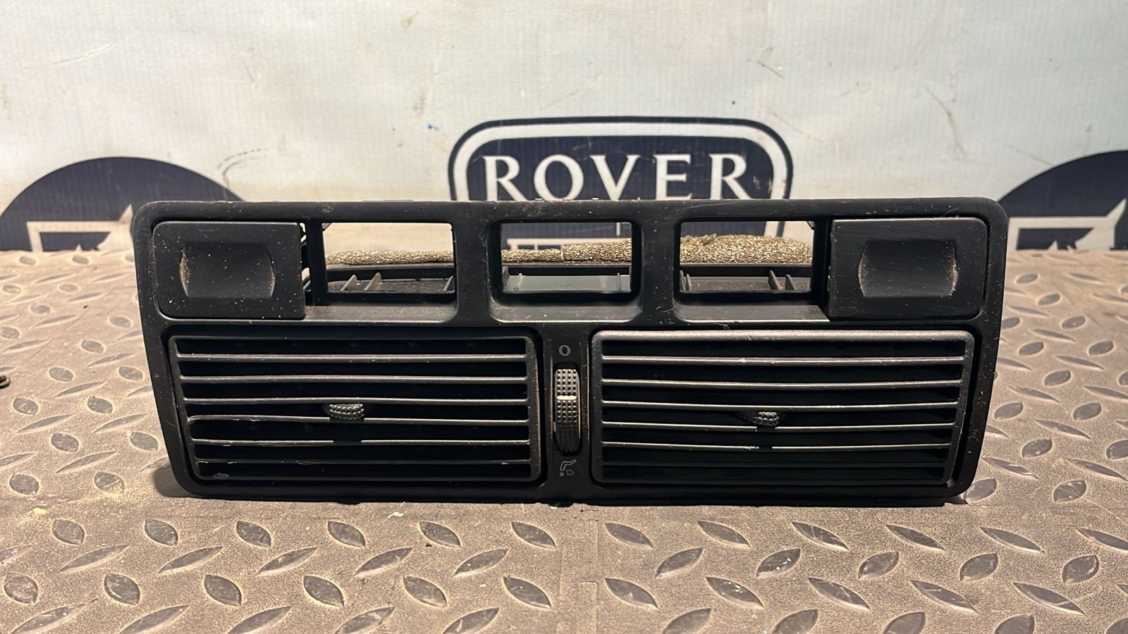 Дефлектор воздушный центральный Volkswagen Golf/4 1997-2006