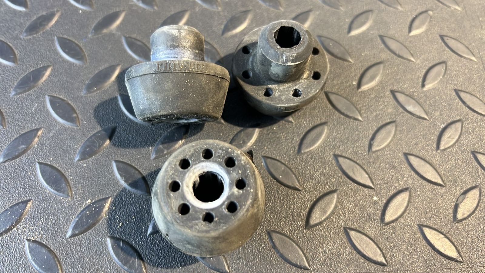 Кронштейн радиатора Renault Megane/2 2002-2009