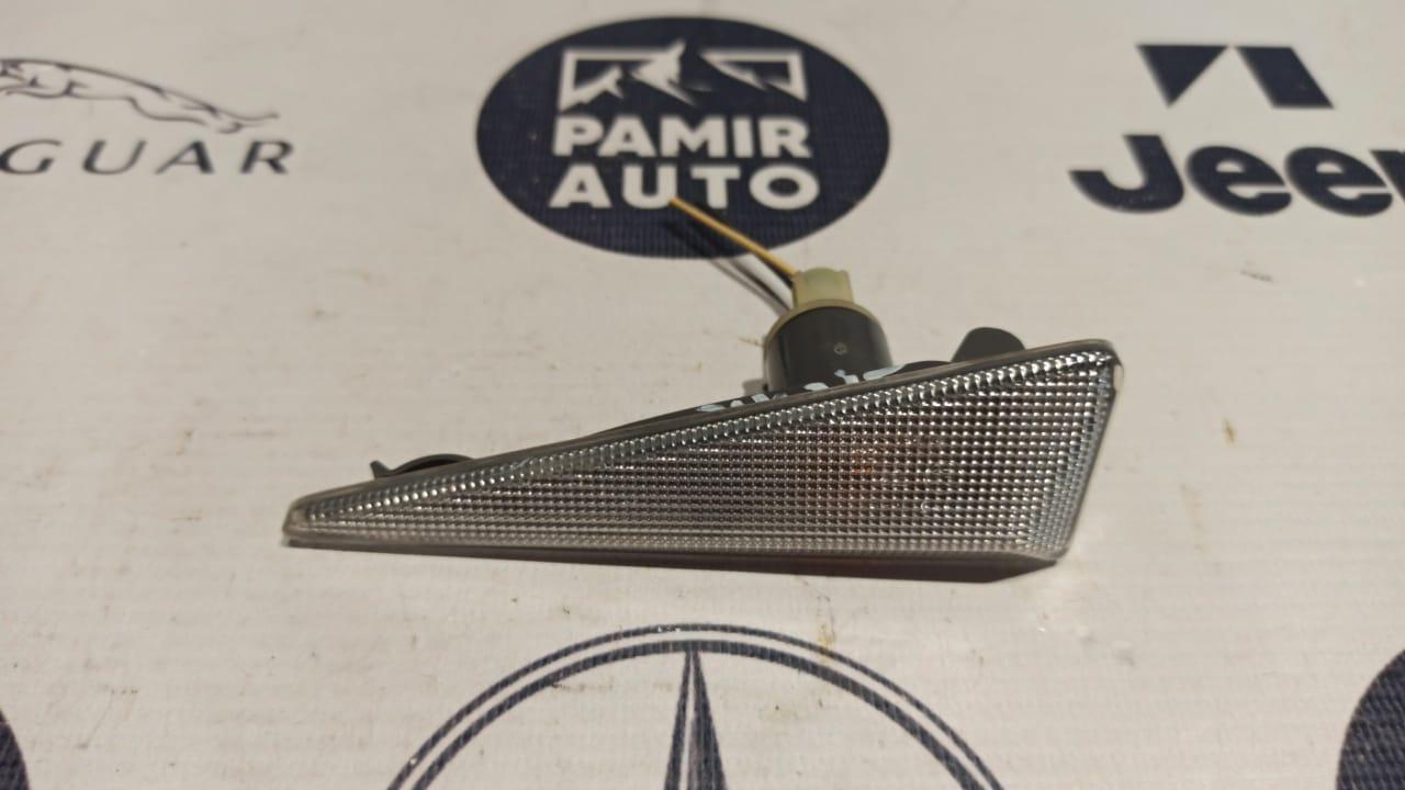 Повторитель поворота правый Renault Scenic/2 2003-2009