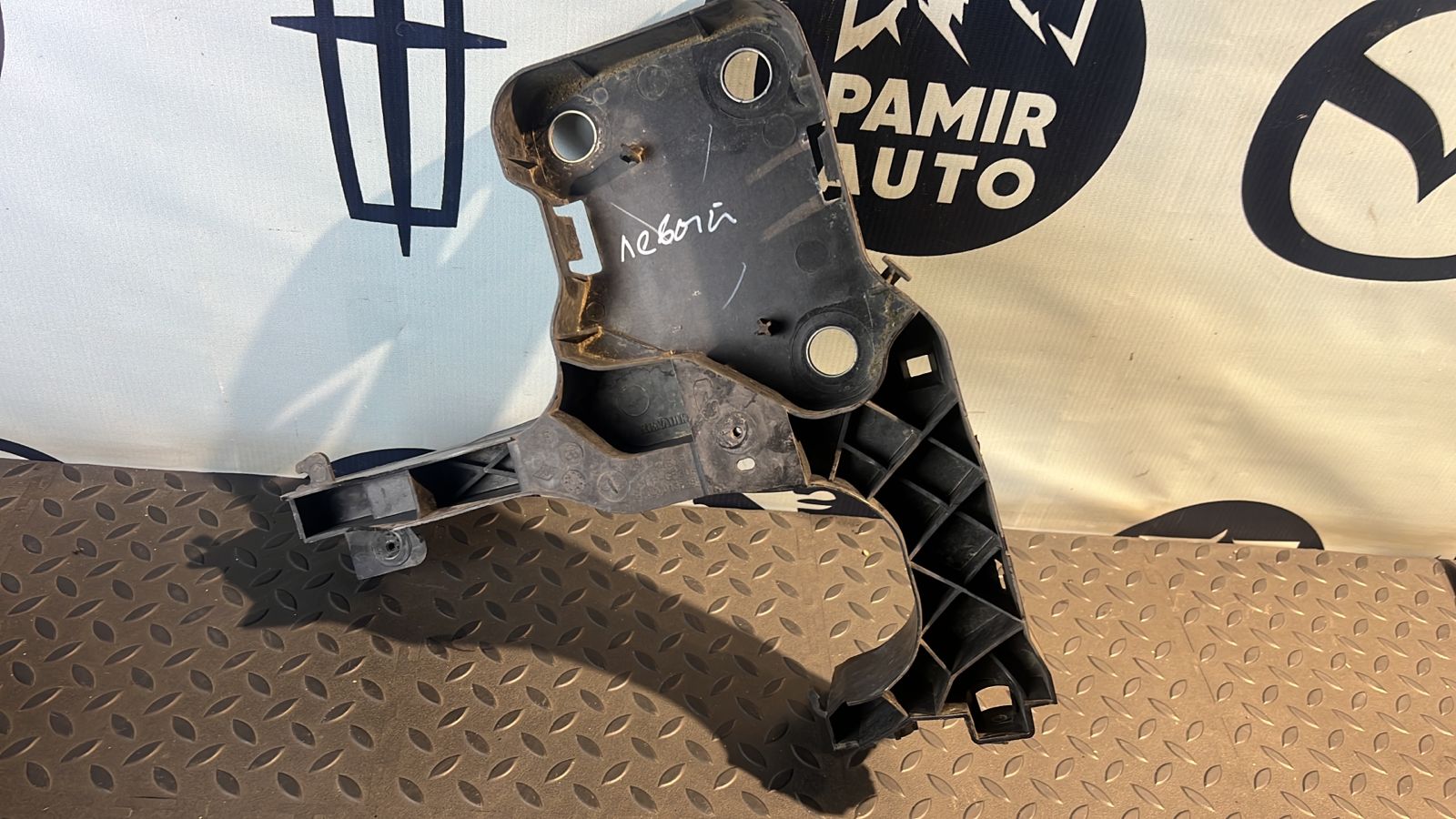 Кронштейн фары левый Renault Megane/2 2002-2009