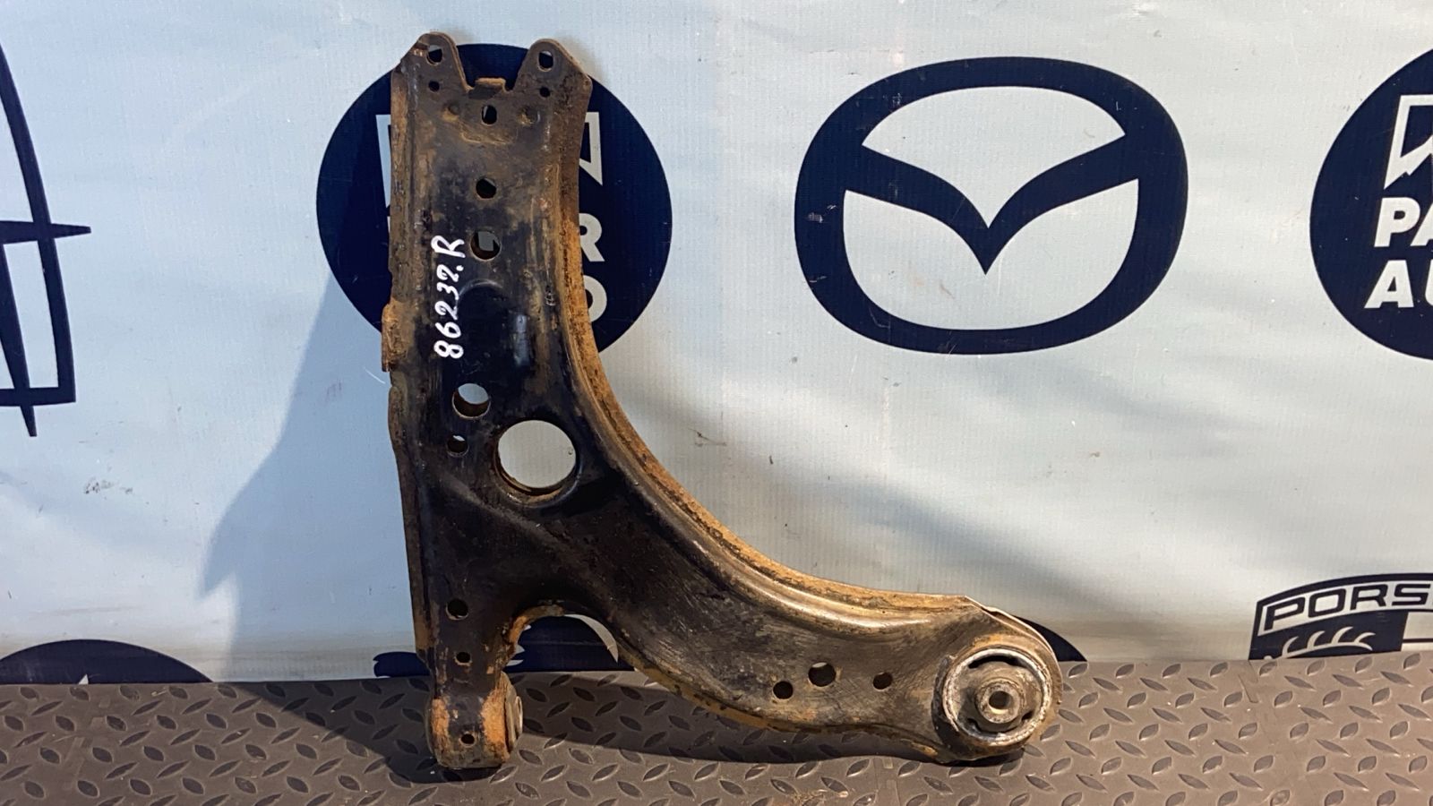 Рычаг передний правый Volkswagen Golf/4 1997-2006