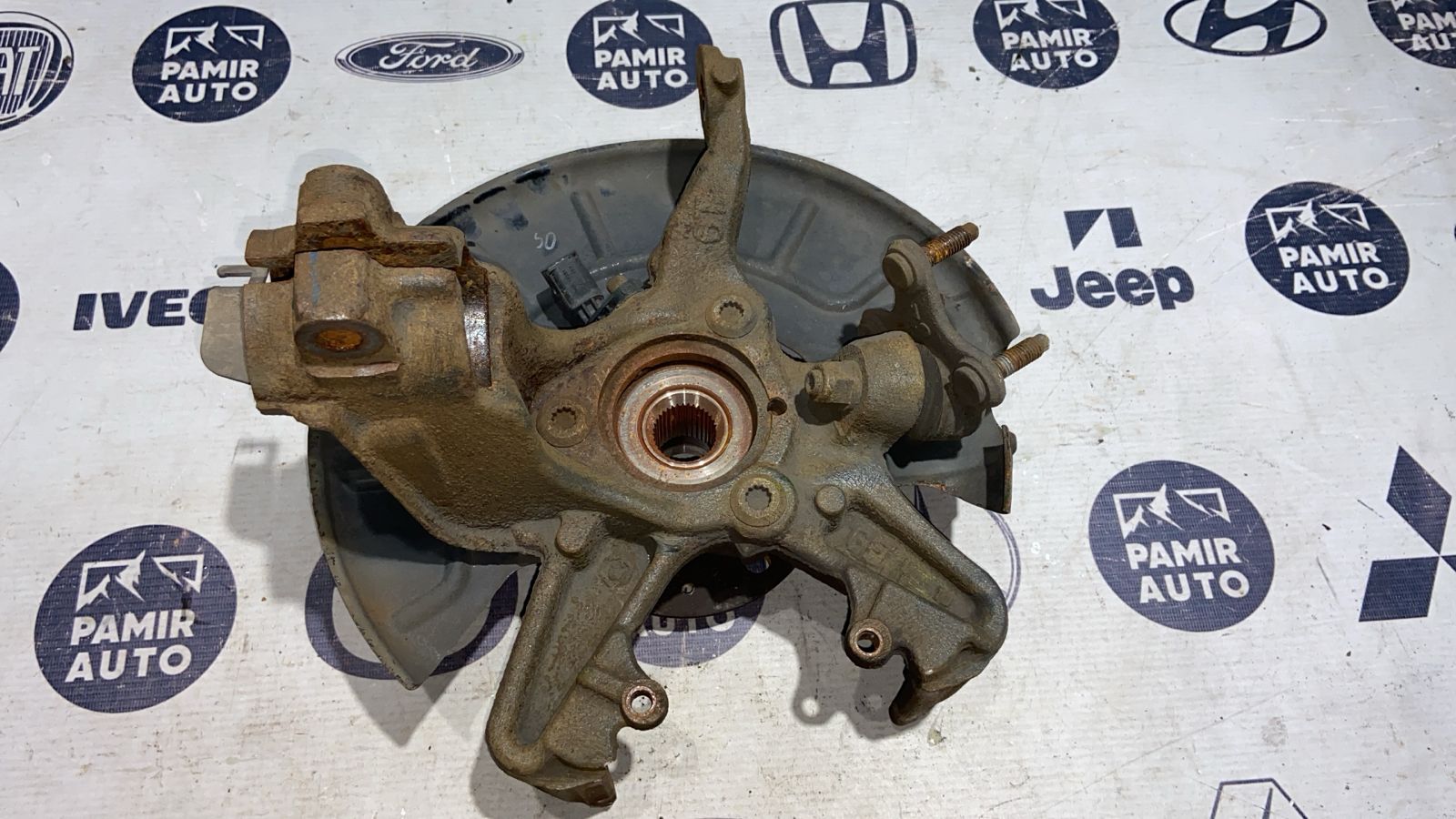 Кулак поворотный передний правый Volkswagen Golf/5 2003-2009