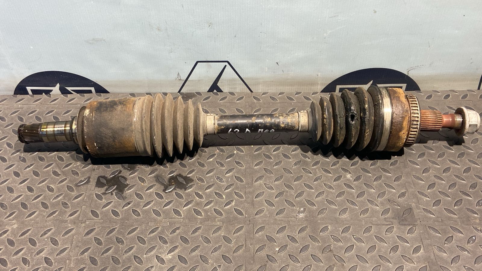 Полуось передняя левая Mercedes M/W163 1997-2005