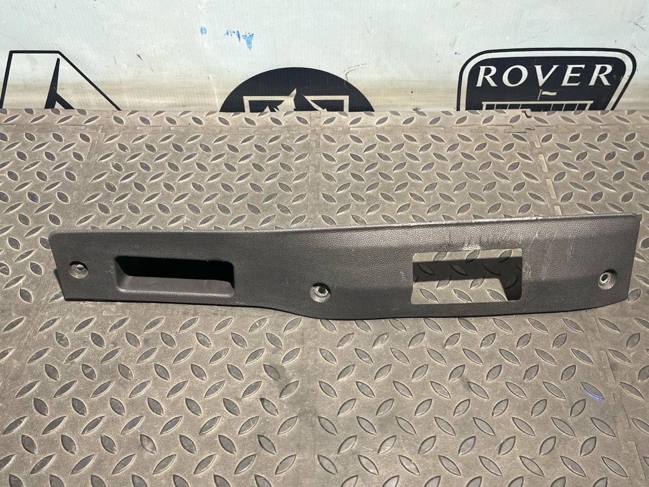 Обшивка двери багажника Opel Zafira/B 2005-2014