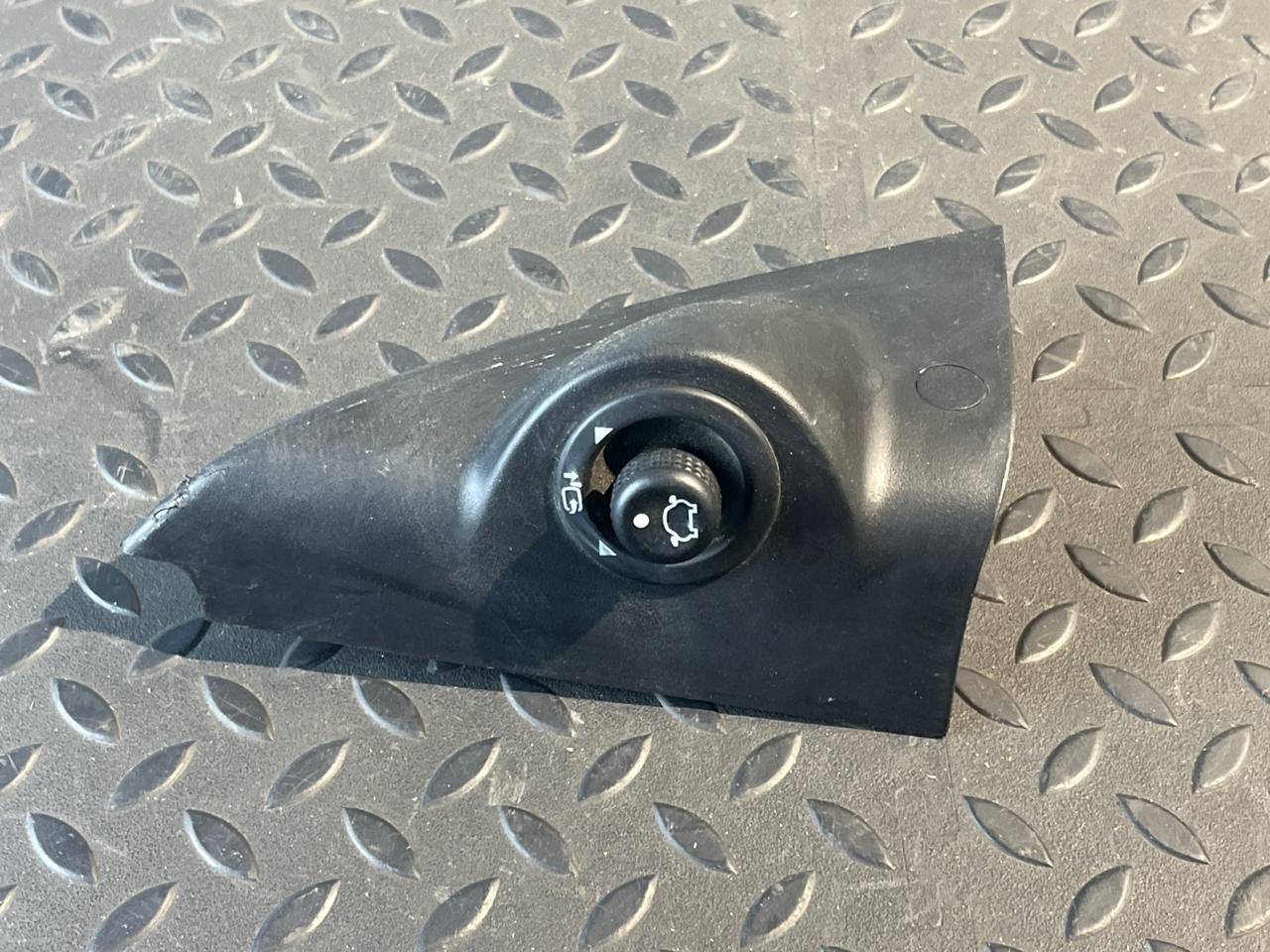 Накладка зеркала левая Ford Mondeo/3 2000-2007