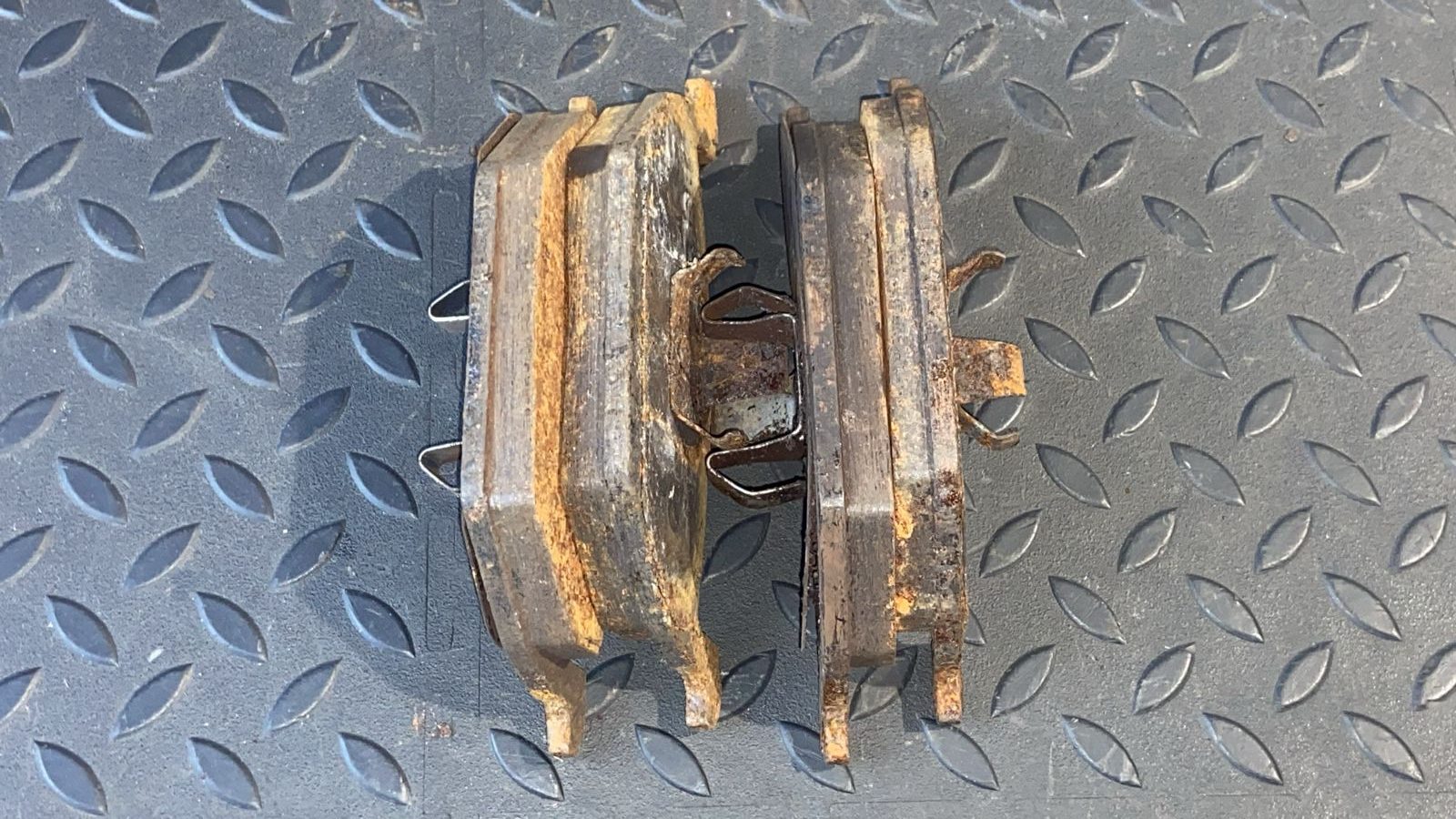 Колодки тормозные передние Volkswagen Golf/4 1997-2006