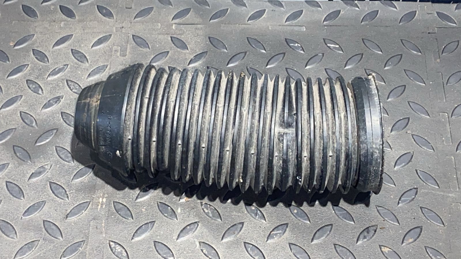 Пыльник амортизатора передний Volkswagen Golf/4 1997-2006