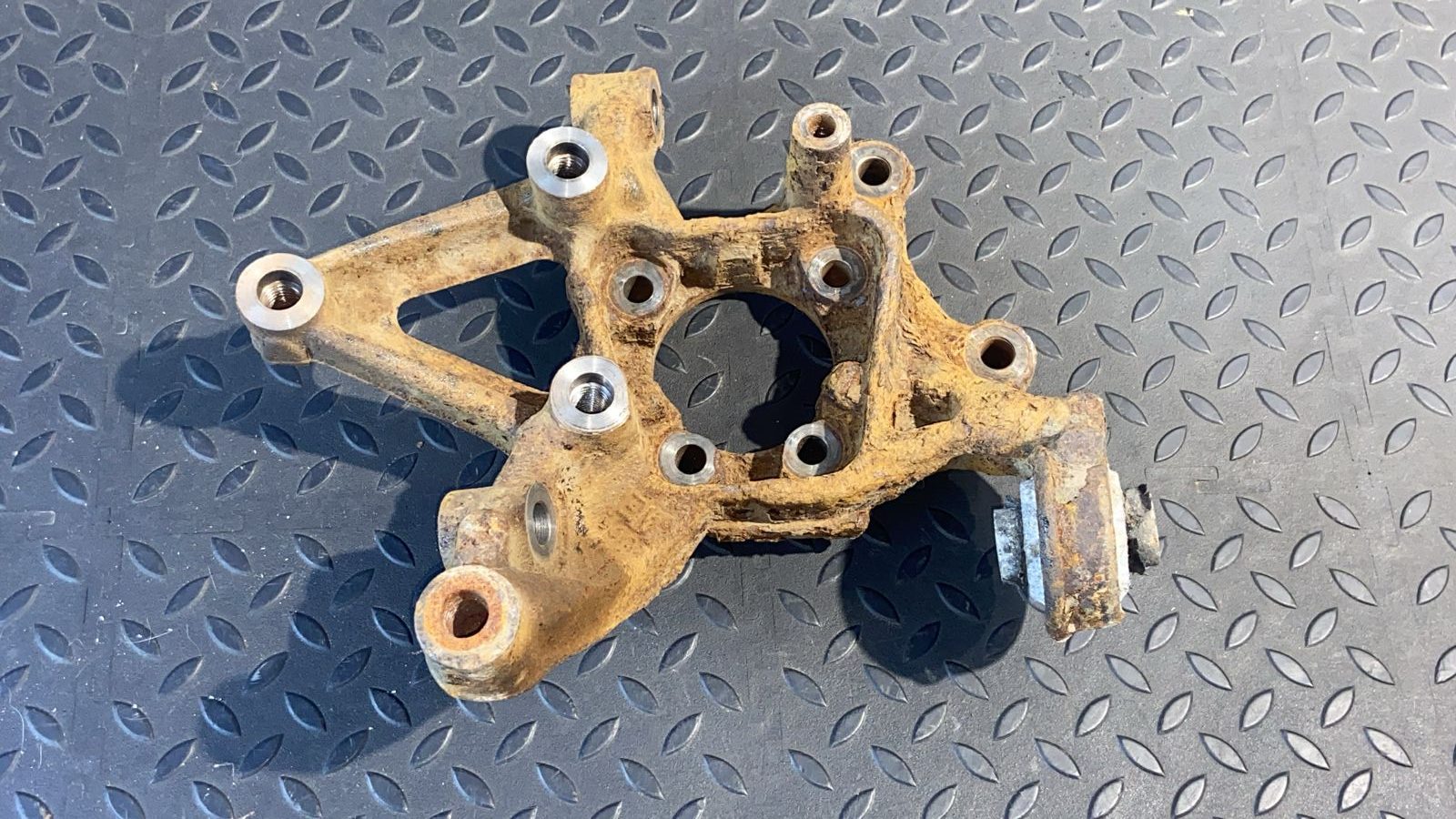 Кулак поворотный задний правый Opel Signum 2003-2008