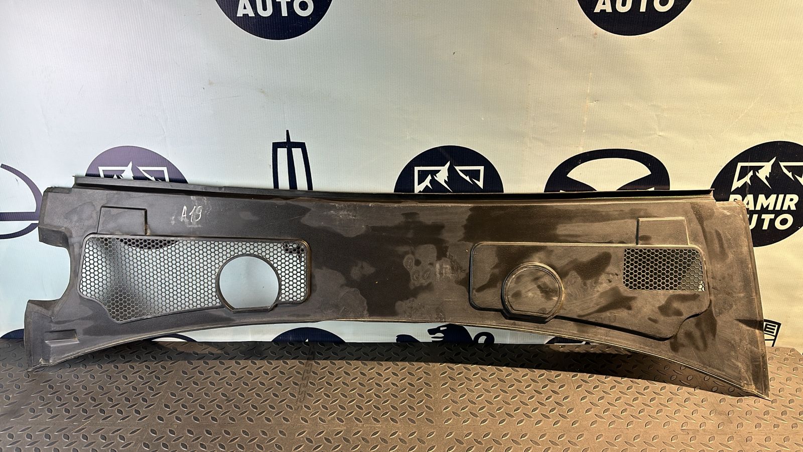 Решетка под лобовое стекло (Жабо) Audi A6/C6 2004–2011