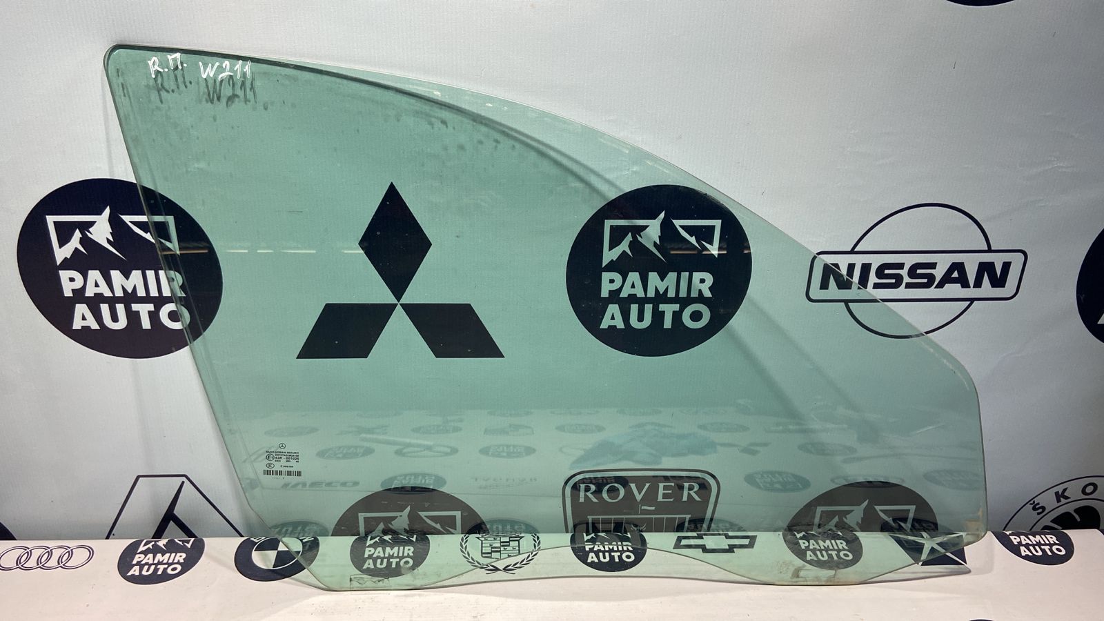 Стекло двери переднее правое Mercedes E/W211 2002-2009
