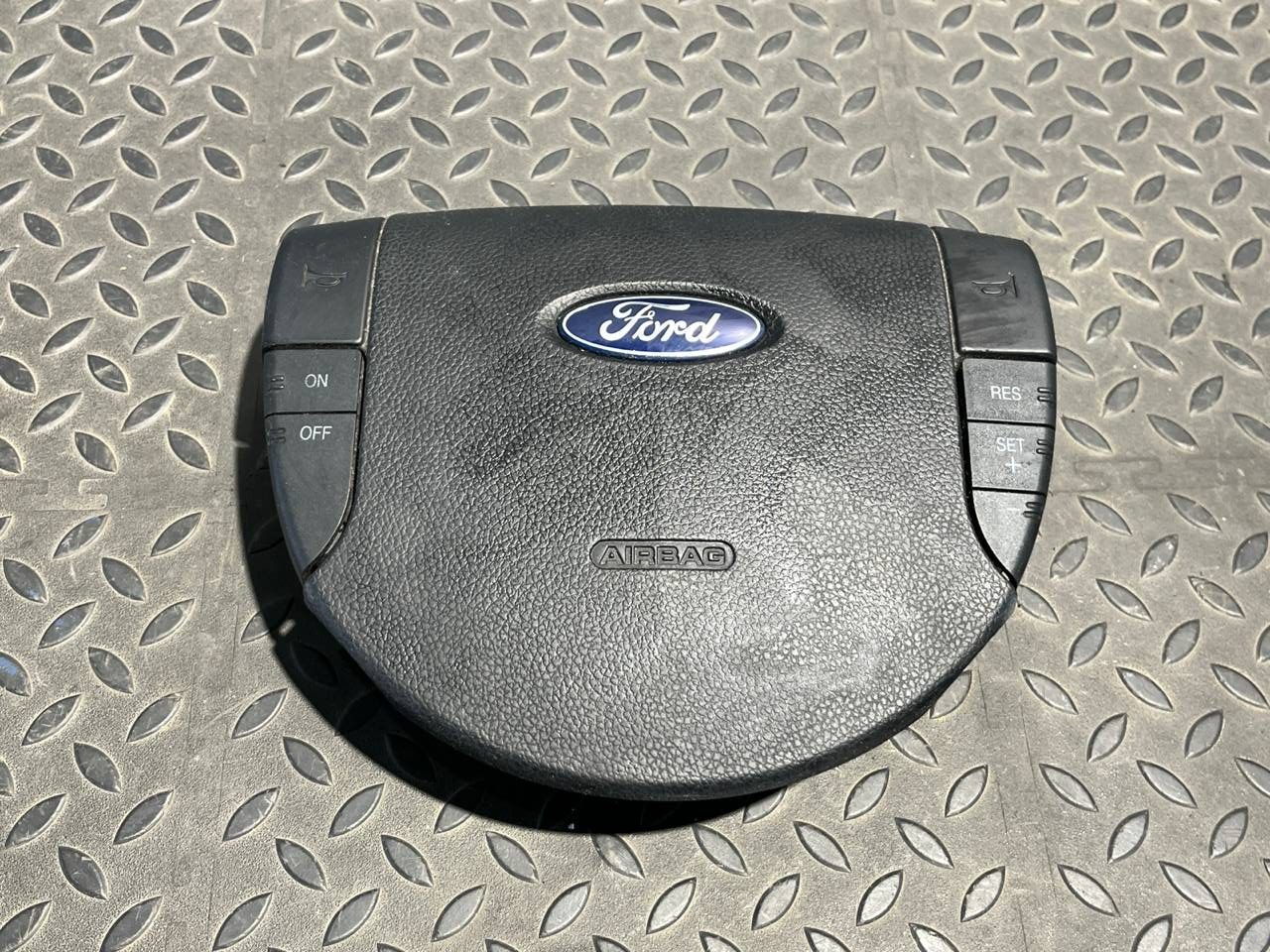 Подушка безопасности в руль Ford Mondeo/3 2000-2007